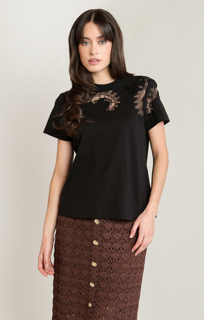 BLACK TAPE LACE T-SHIRT