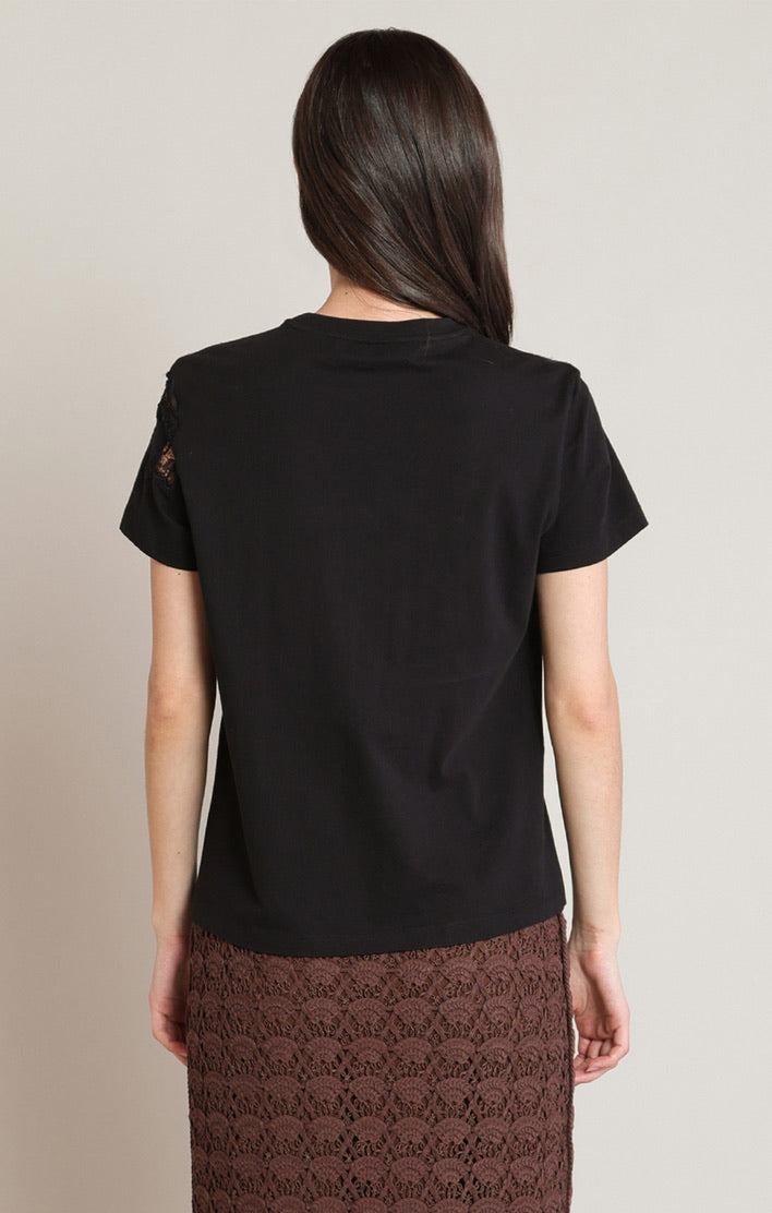 BLACK TAPE LACE T-SHIRT