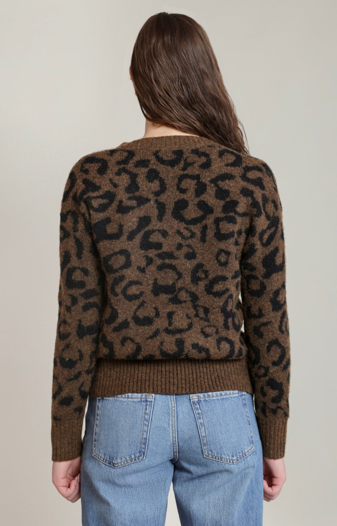 DEX V-NECK SWEATER