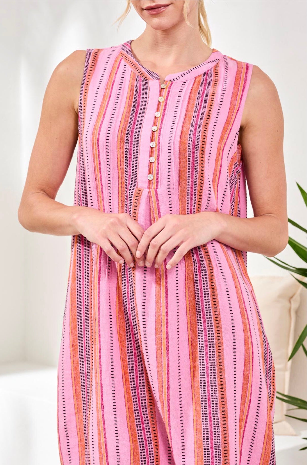 TRIBAL DRESS SLEEVELESS W/PINT