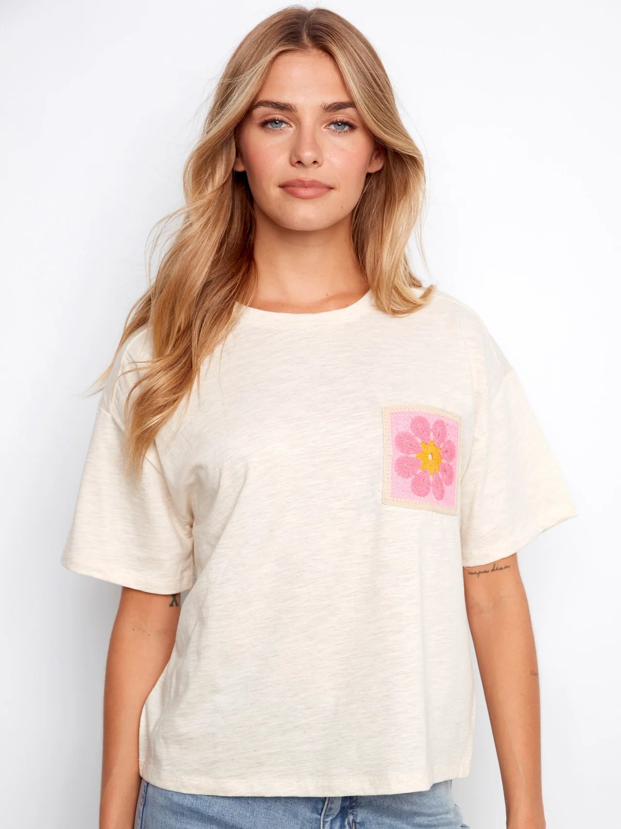 CHAR T-SHIRT CROCHET CHEST POCKET